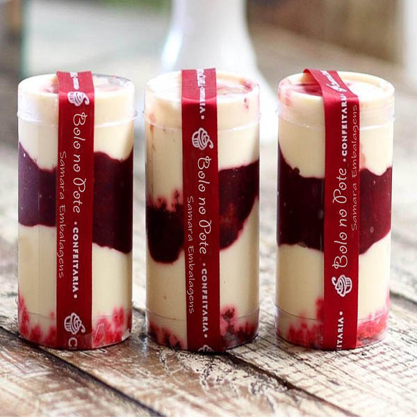 Pote e tubo transparente